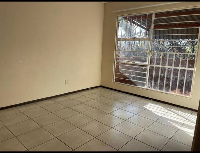 2 BEDROOM APARTMENT FOR SALE IN SAFARI GARDENS